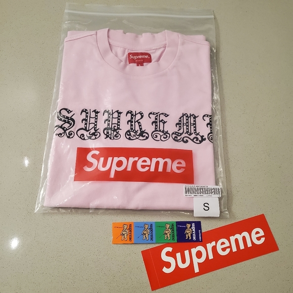 Supreme Old English Rhinestone Light Pink S/S Top - Picture 3 of 7